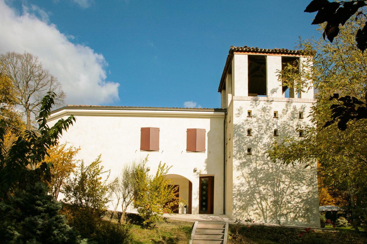 Hotel La Ginestra Acqualagna Exterior foto